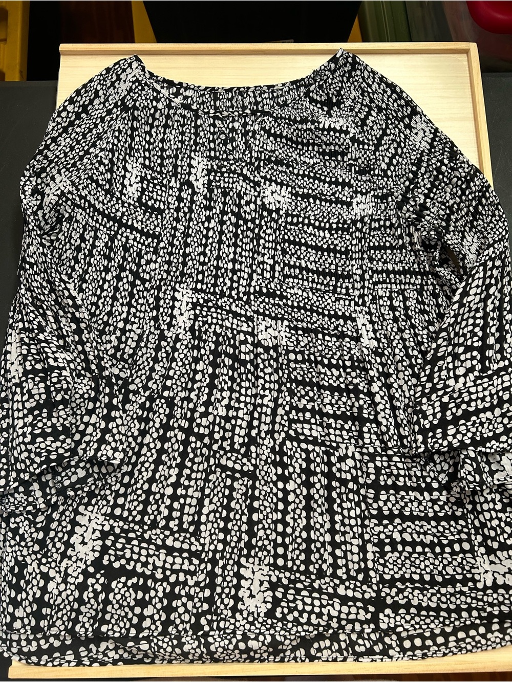 Women’s Black & White Abstract Print Peasant Blouse Bell Sleeve Tunic Top